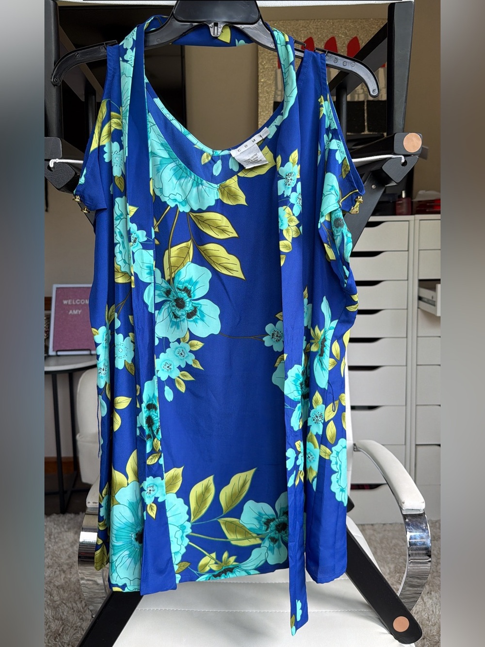 Como blue floral top